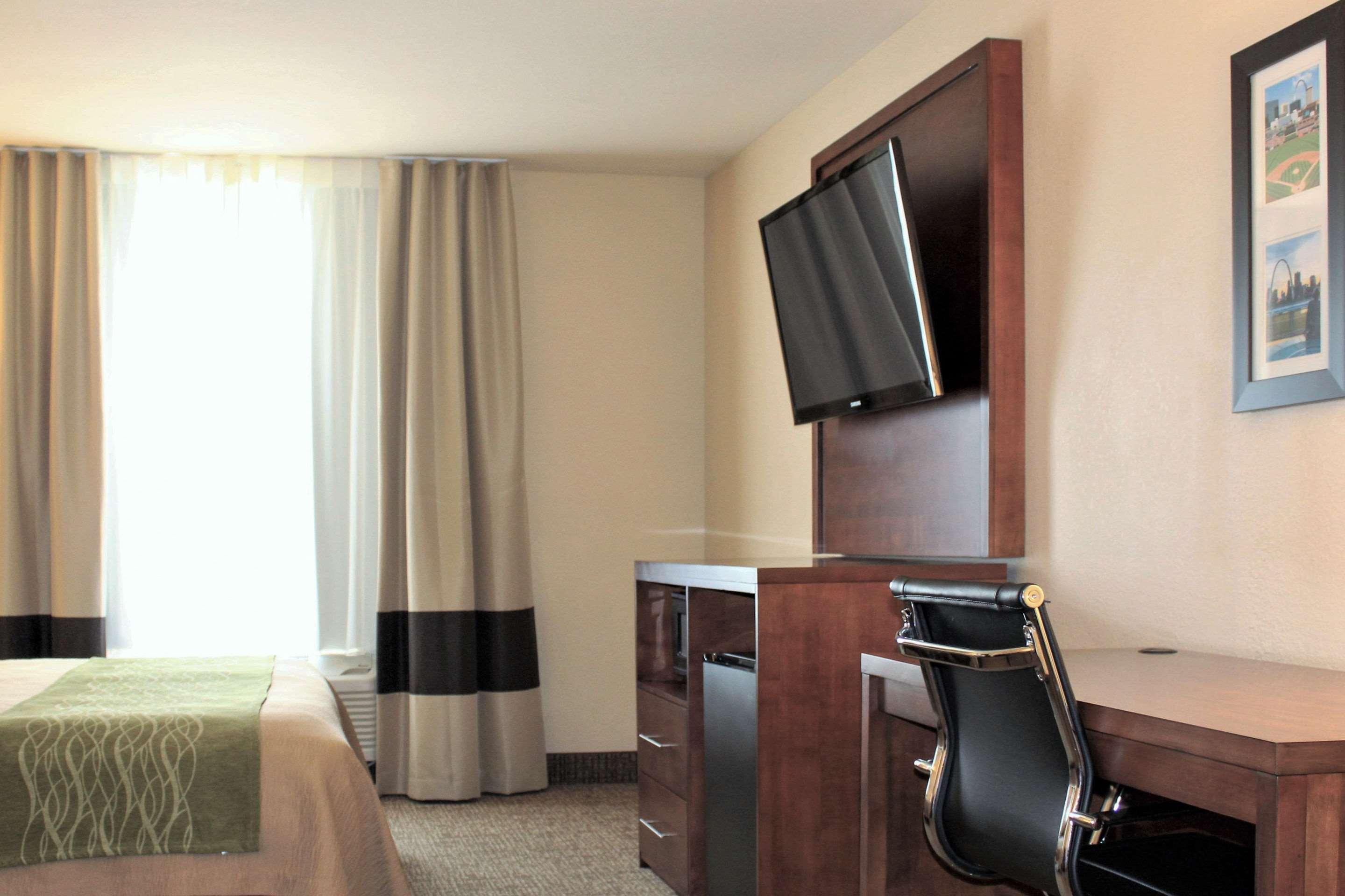 Comfort Inn & Suites St Louis - Chesterfield Extérieur photo