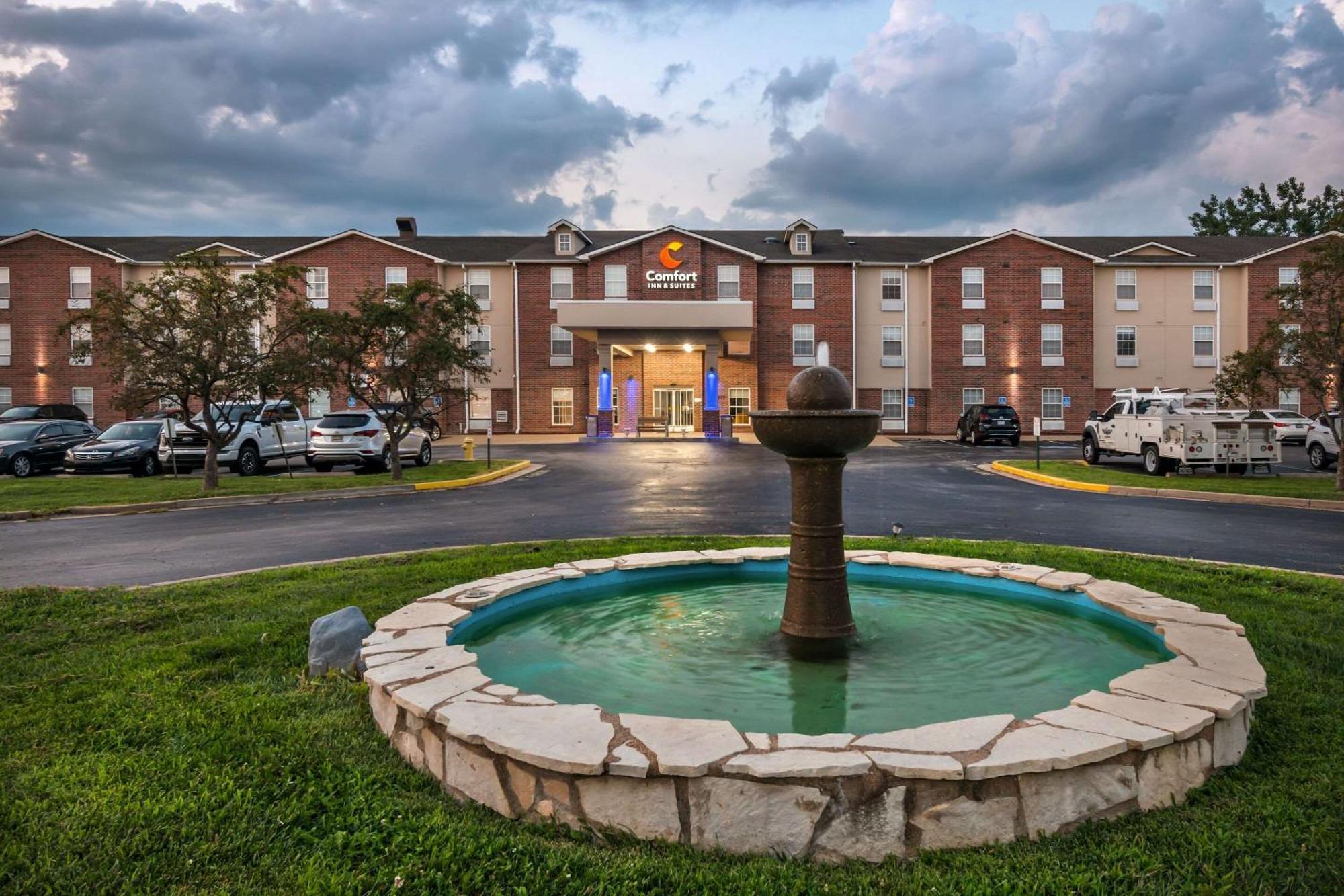 Comfort Inn & Suites St Louis - Chesterfield Extérieur photo