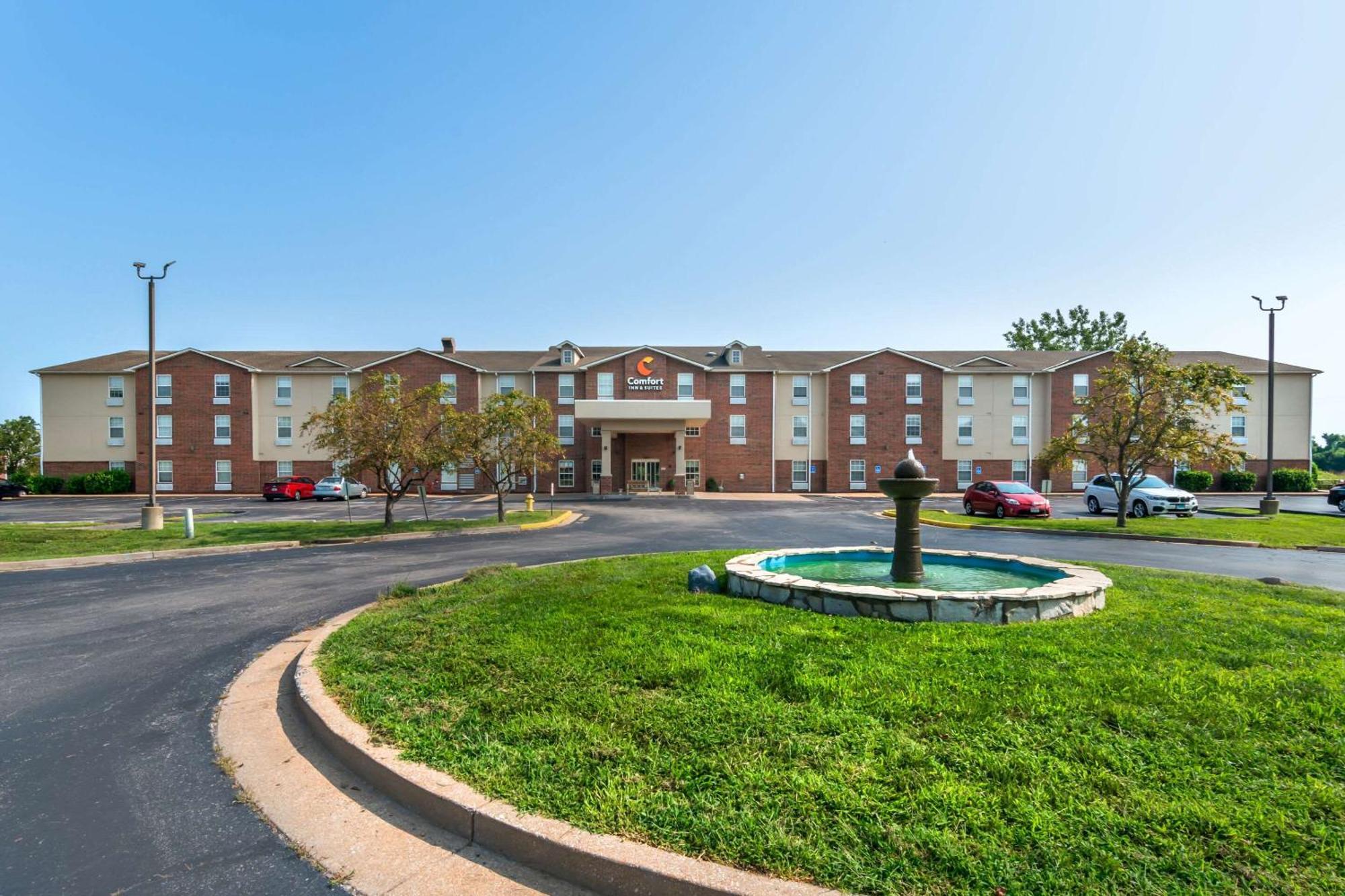 Comfort Inn & Suites St Louis - Chesterfield Extérieur photo